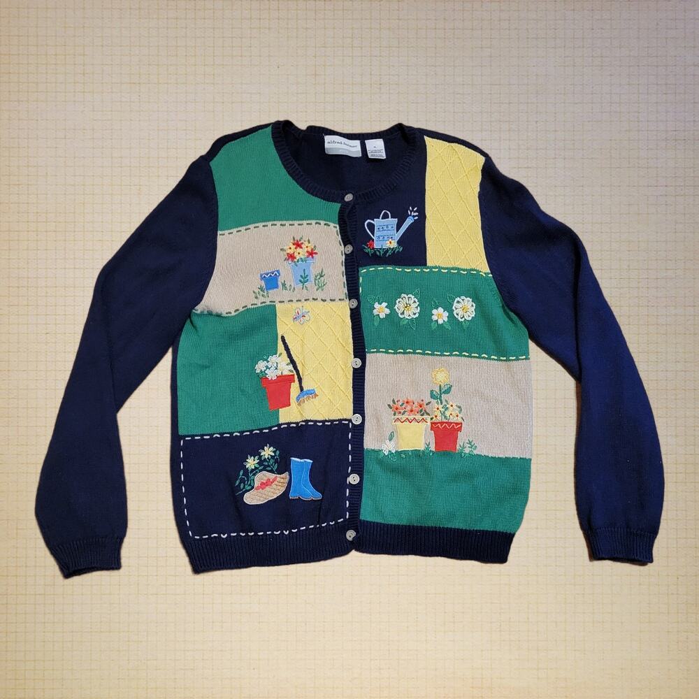 Vintage Garden-Themed CardiganWomen's Embroidered Button-Up Sweater Patchwork
